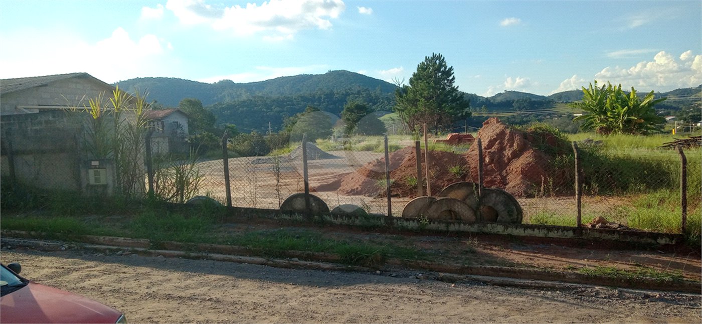 Terreno à venda com 1 quarto no Centro, Nazaré Paulista, SP