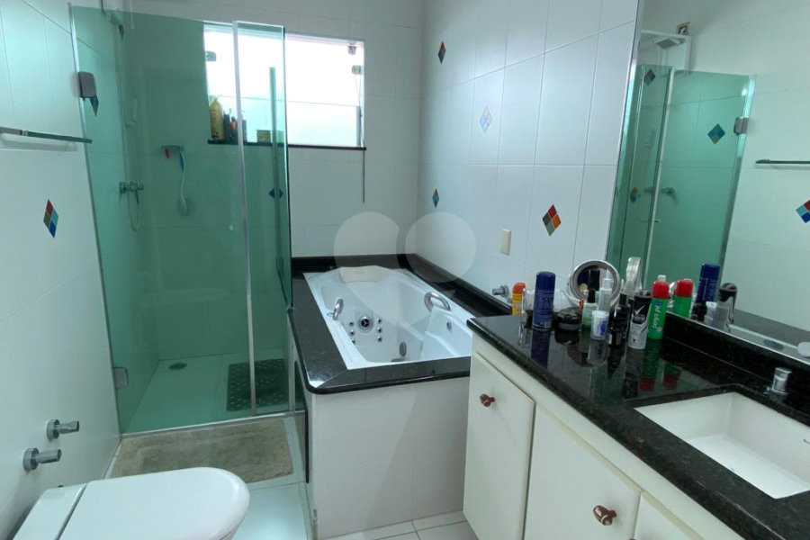 Sobrado à venda com 5 quartos, sendo 4 suítes, em Palmas do Tremembé, São Paulo, SP