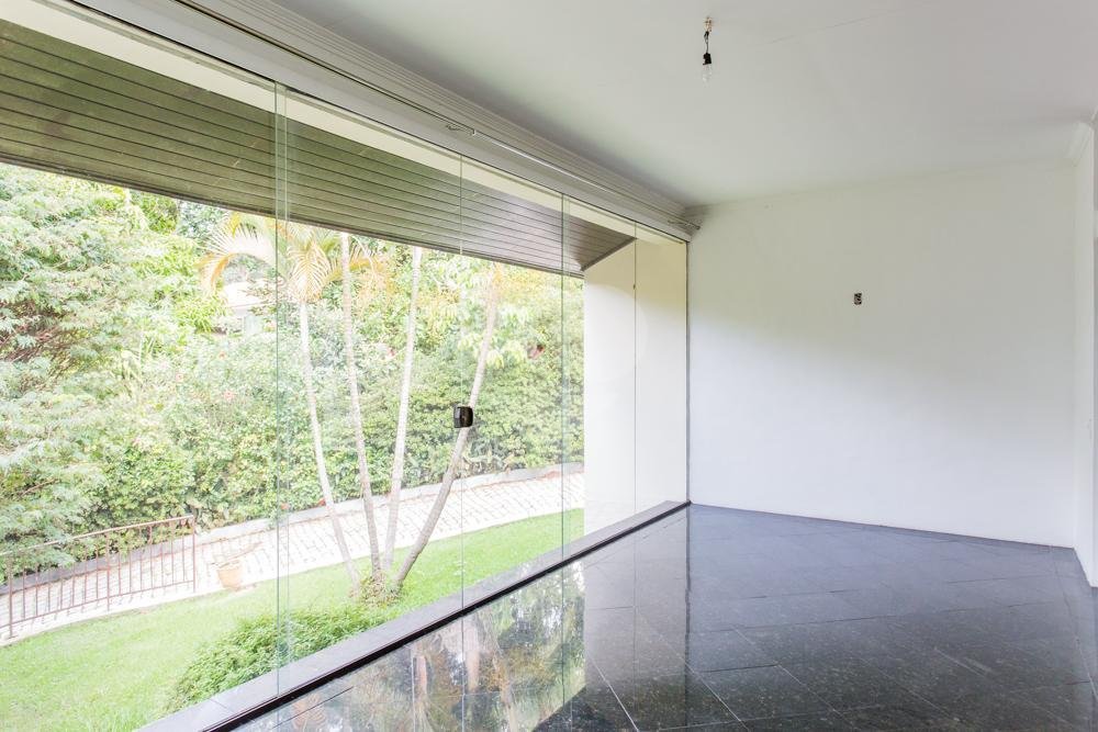 Casa para alugar com 4 suítes no condomínio Chácara Flora, São Paulo - SP