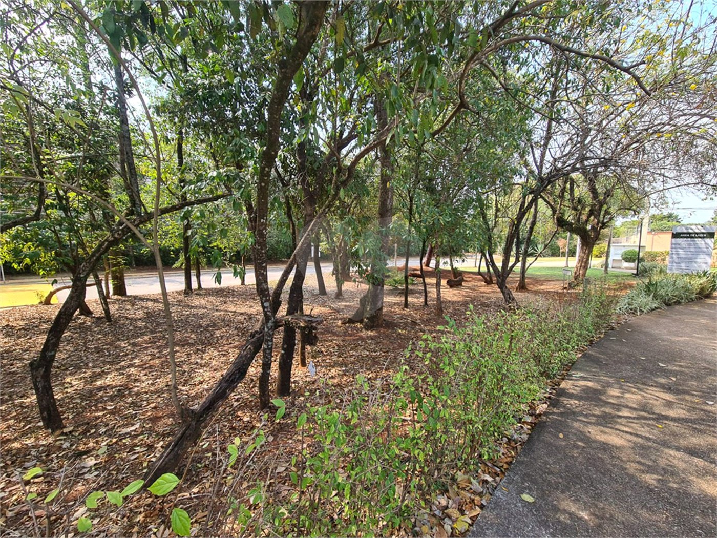 Casa à venda com 3 suítes no condomínio Vila do Bosque, Sorocaba - SP