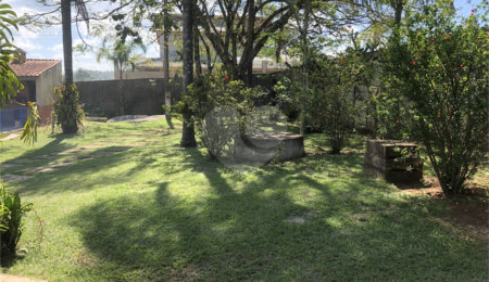 Casa à venda com 5 quartos, sendo 2 suítes,  no condomínio Residencial Guaraiuva -, Vargem - SP