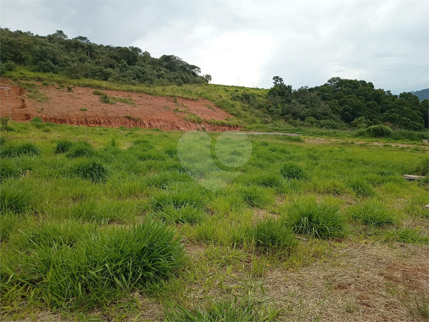 Terreno à venda no condomínio Portal Lamis, Bom Jesus dos Perdões - SP