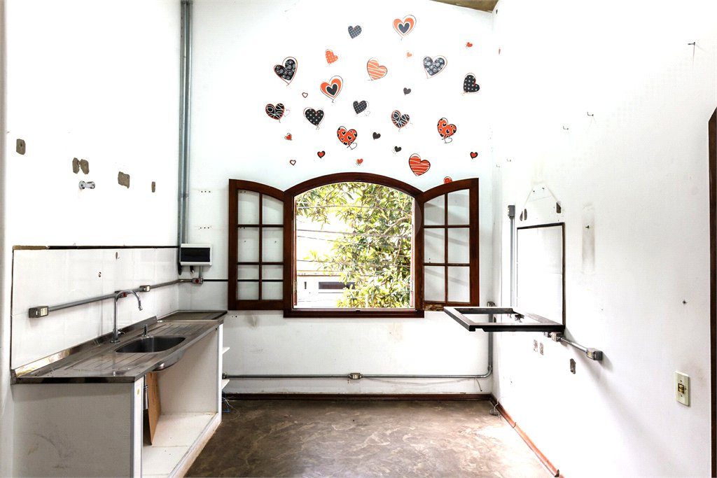 Casa à venda com 4 quartos, sendo 1 suíte, em Jardim das Bandeiras, São Paulo, SP