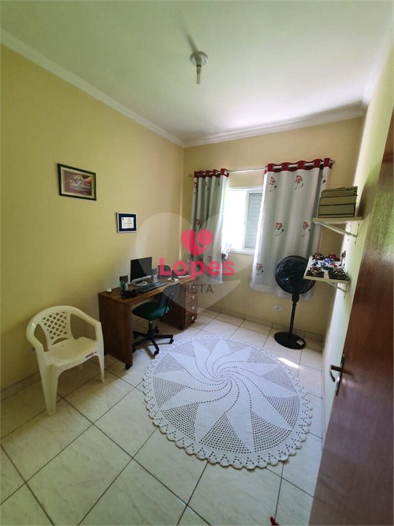 Sobrado à venda com 4 quartos, sendo 1 suíte,  em Jardim Rodolfo, São José dos Campos, SP
