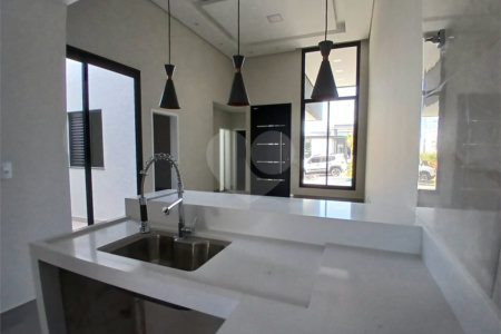 Casa à venda com 3 quartos, sendo 1 suíte, no condomínio Jardim, Sorocaba - SP