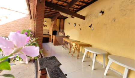 Sobrado à venda com 3 quartos, sendo 1 suíte,  em Campo Grande, São Paulo, SP