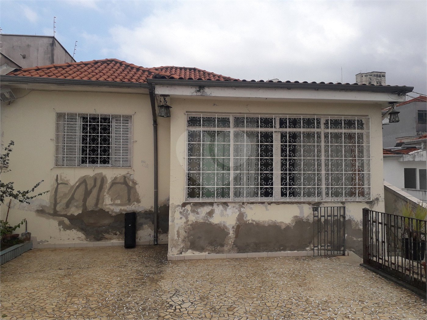 Casa à venda com 4 quartos, sendo 2 suítes, em Santana, São Paulo, SP