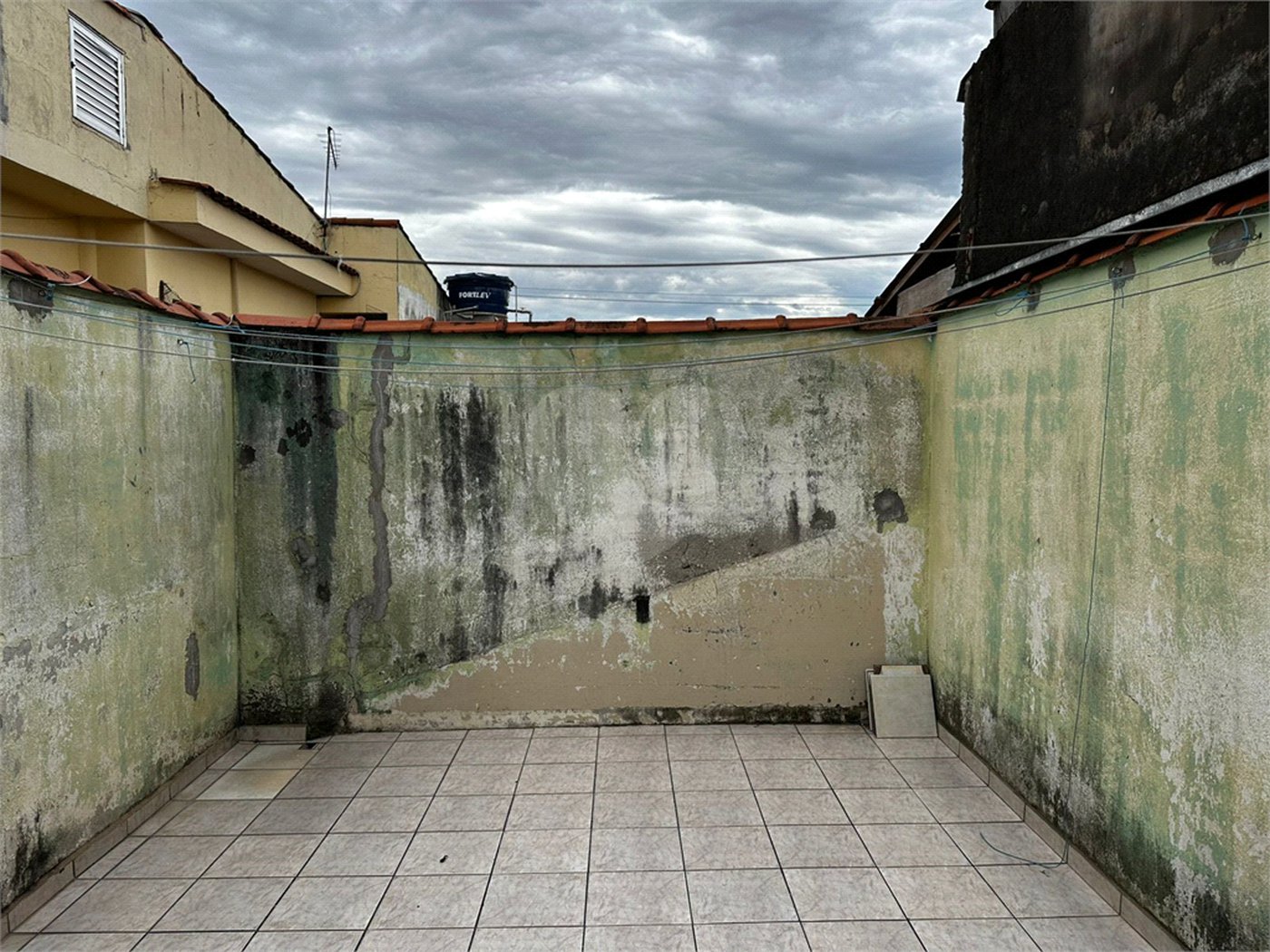 Casa à venda com 2 quartos, sendo 1 suíte, em Jardim Nova Poá, Poá, SP