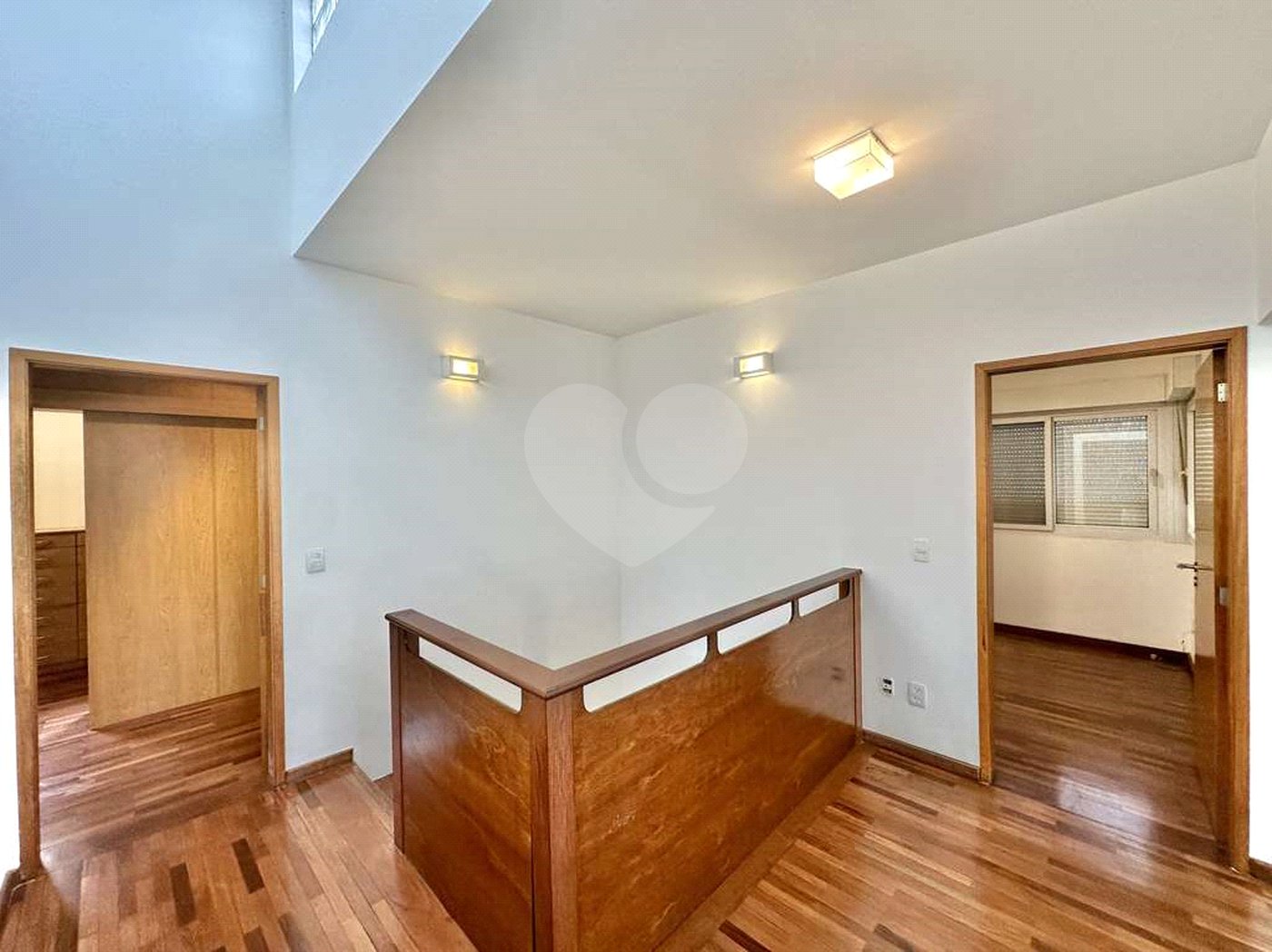Casa à venda com 4 suítes no condomínio Recanto Impla, Carapicuíba - SP