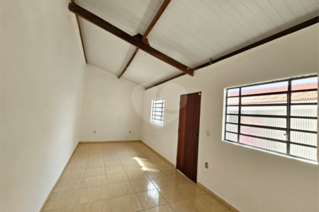Casa à venda com 2 quartos, sendo 1 suíte, no Centro, Atibaia, SP