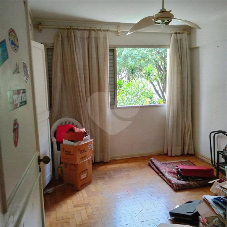 Apartamento à venda com 3 quartos, sendo 1 suíte,  em Aclimação, São Paulo, SP
