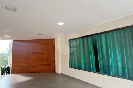 Sobrado à venda com 3 quartos, sendo 1 suíte, em Cidade Parquelandia, Mogi das Cruzes, SP