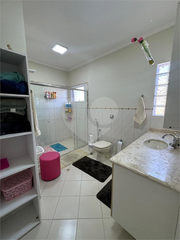 Casa à venda com 3 quartos, sendo 1 suíte, no condomínio Residencial Grape Village, Vinhedo - SP