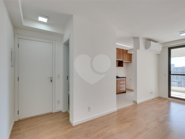 Apartamento à venda com 3 quartos, sendo 1 suíte,  em Chácara Santo Antônio, São Paulo, SP