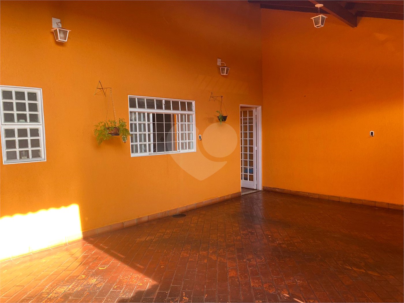 Casa à venda com 4 quartos, sendo 1 suíte, no condomínio Copacabana., Ribeirão Preto - SP