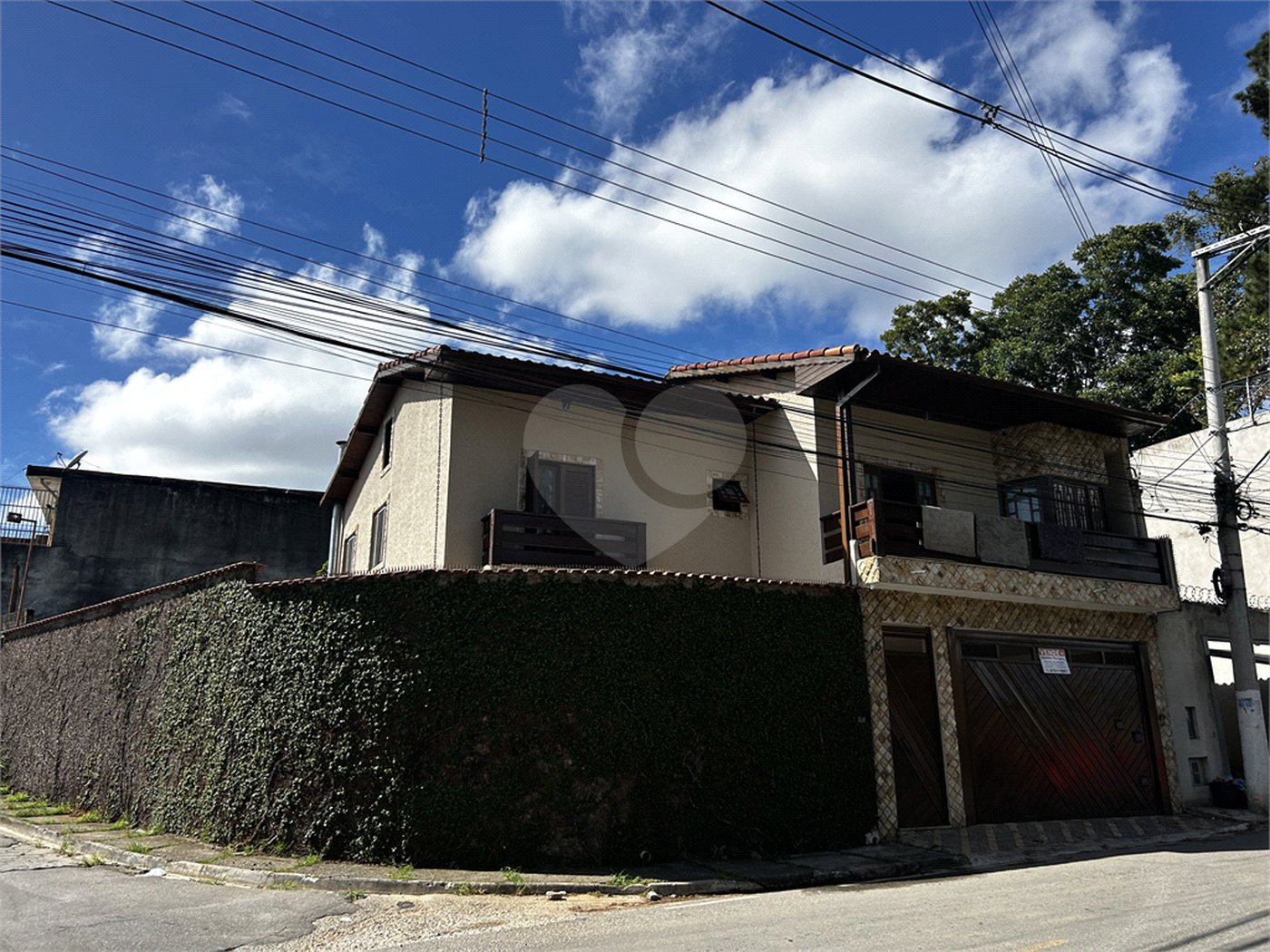 Sobrado à venda com 3 quartos, sendo 1 suíte,  em Vila Romanópolis, Ferraz de Vasconcelos, SP