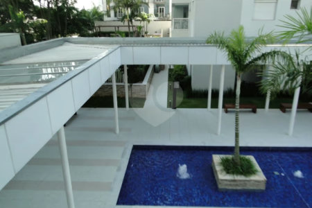 Apartamento à venda com 3 quartos, sendo 1 suíte,  em Alto da Boa Vista, São Paulo, SP