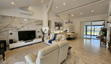 Casa com 3 quartos à venda no Algarve, Portugal – Piscina e terreno de 12.000 m²