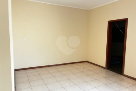 Sobrado para alugar com 4 quartos, sendo 2 suítes,  no Centro, Três Lagoas, MS
