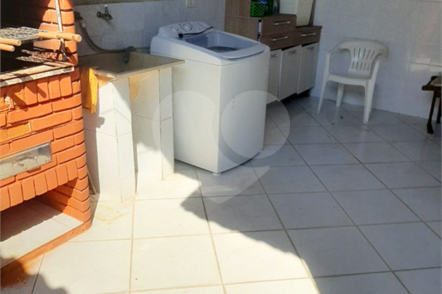 Sobrado à venda com 3 quartos, sendo 1 suíte, em Tremembé, São Paulo, SP