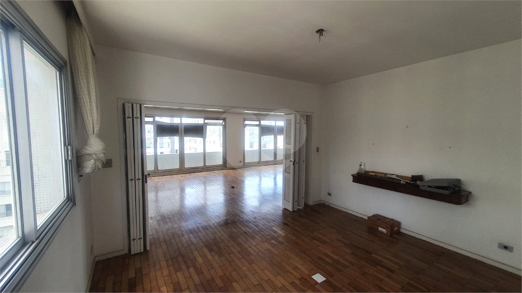 Apartamento à venda com 3 quartos, sendo 2 suítes, em Jardim Paulista, São Paulo, SP