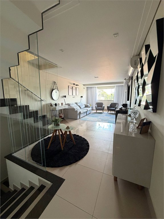 Casa à venda com 3 suítes em Vila Comercial, São Paulo, SP
