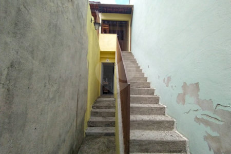 Casa à venda com 6 quartos, sendo 2 suítes, em Chora Menino, São Paulo, SP