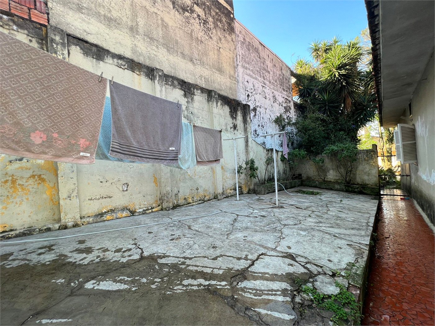 Casa à venda com 4 quartos, sendo 1 suíte,  em Jardim Colombo, São Paulo, SP