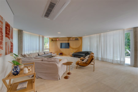 Casa à venda com 3 suítes no condomínio Residencial Canumã, São Paulo - SP