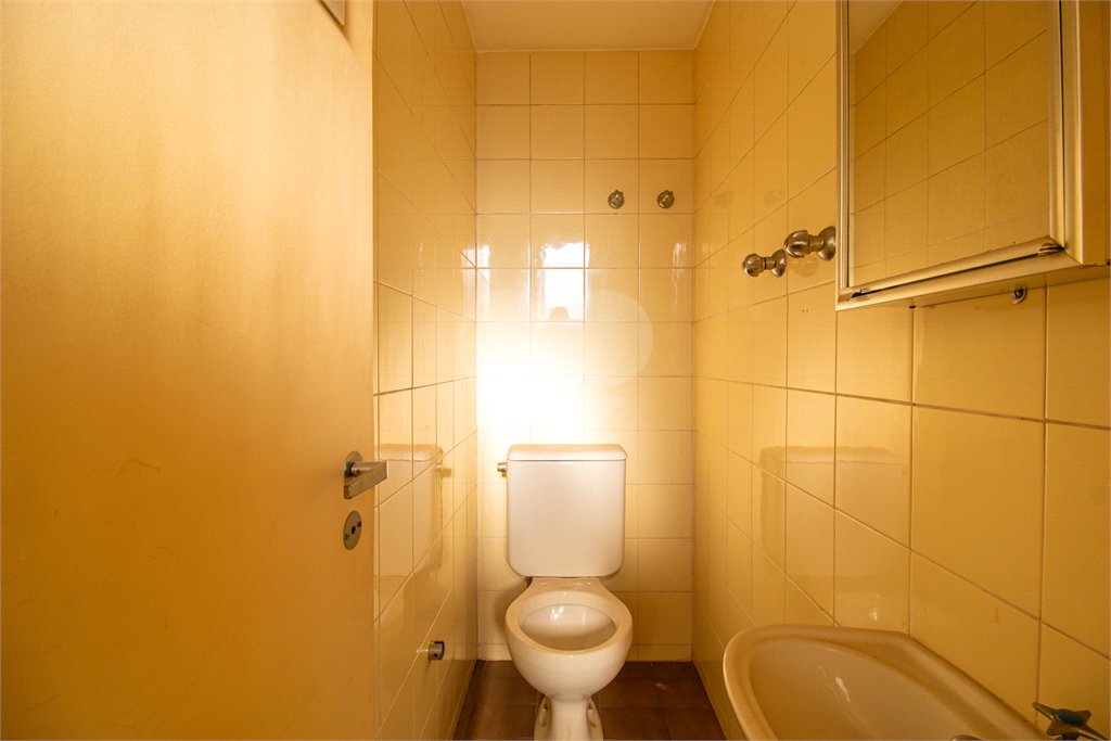 Apartamento à venda com 3 quartos, sendo 1 suíte, em Campo Belo, São Paulo, SP