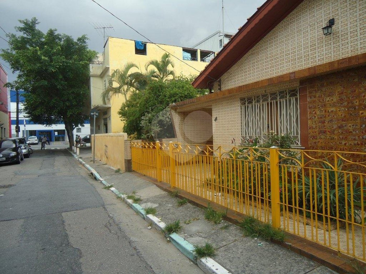 Casa à venda com 4 quartos, sendo 1 suíte, no condomínio Predio Comercial, São Paulo - SP