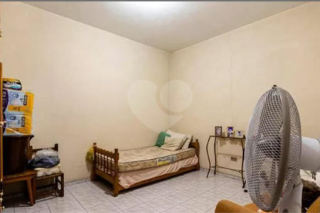 Sobrado à venda com 4 quartos, sendo 1 suíte,  em Vila Dalila, São Paulo, SP