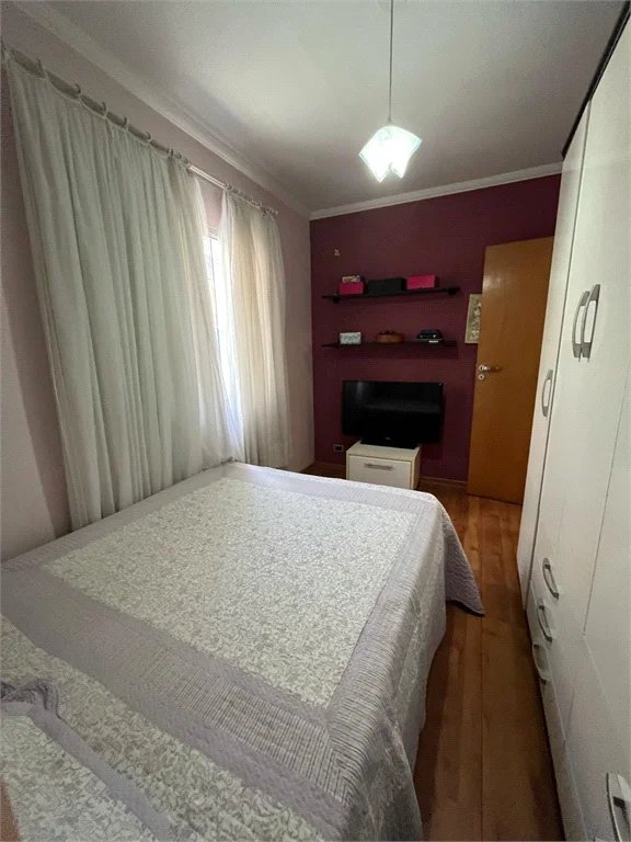 Casa à venda com 3 quartos, sendo 1 suíte,  em Jardim Casablanca, São Paulo, SP