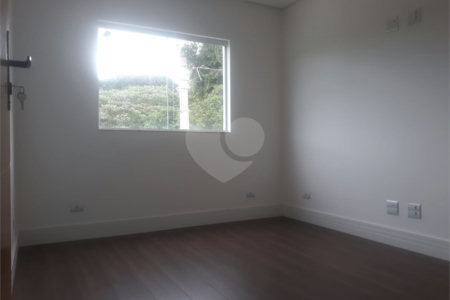 Sobrado à venda com 3 quartos, sendo 1 suíte, em Jardim Vitória, Mairinque, SP