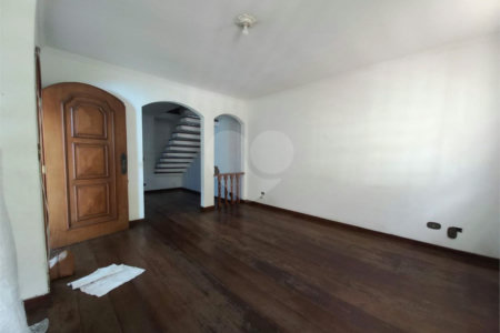 Casa à venda com 3 quartos, sendo 1 suíte, em Jardim das Vertentes, São Paulo, SP