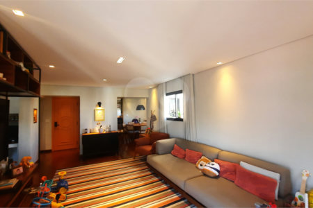 Apartamento à venda com 4 quartos, sendo 2 suítes, em Morumbi, São Paulo, SP