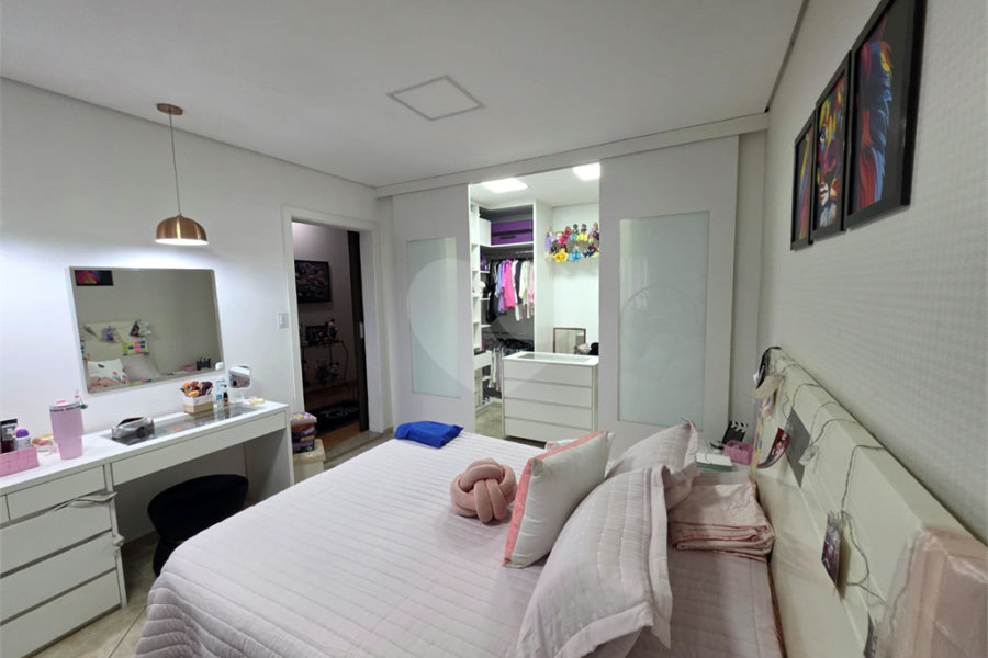 Sobrado à venda com 6 quartos, sendo 3 suítes, em Imirim, São Paulo, SP