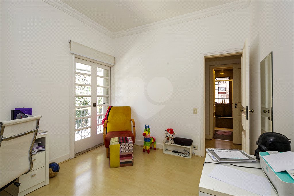 Sobrado à venda com 5 quartos, sendo 4 suítes, em Chácara Monte Alegre, São Paulo, SP