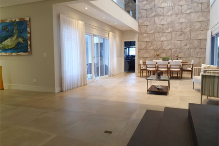 Casa à venda com 4 suítes no condomínio Residencial Jaguary, São José dos Campos - SP