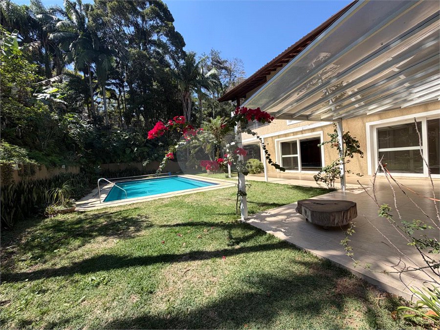 Casa à venda ou para alugar com 4 quartos, sendo 3 suítes, em Alto da Boa Vista, São Paulo, SP