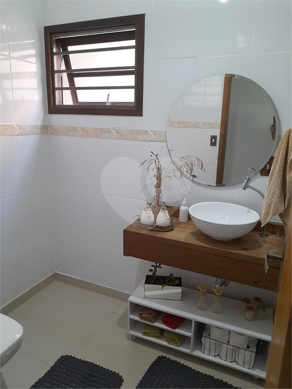 Casa à venda com 3 quartos, sendo 1 suíte,  em Vila Suissa, Mogi das Cruzes, SP