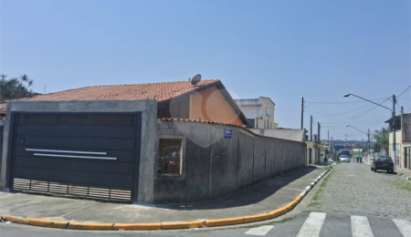 Casa à venda com 3 quartos, sendo 2 suítes,  em Jardim Míriam, Suzano, SP