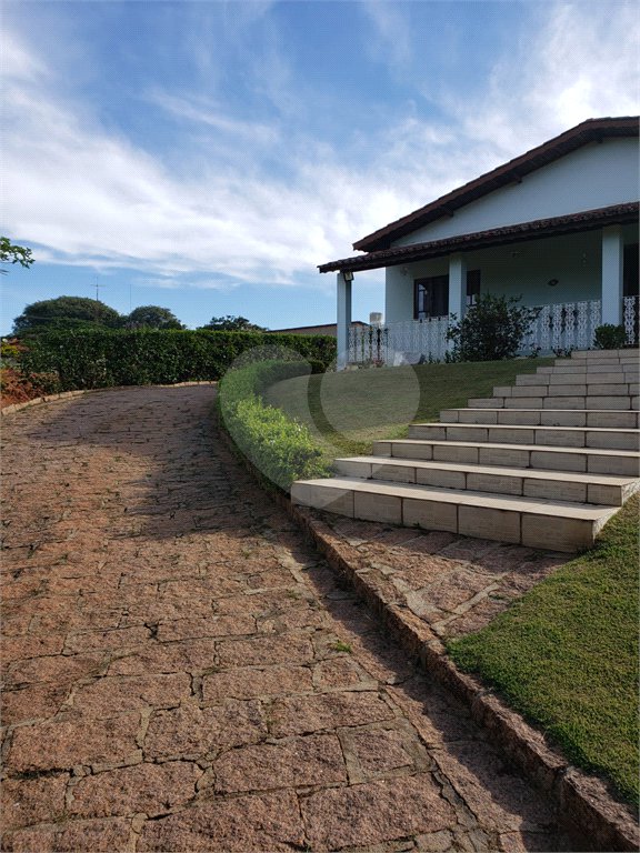 Casa à venda com 4 quartos, sendo 2 suítes,  no condomínio Acmti - Colinas do Mosteiro, Terras de Itaici e Recanto dos Pássaros, Indaiatuba - SP