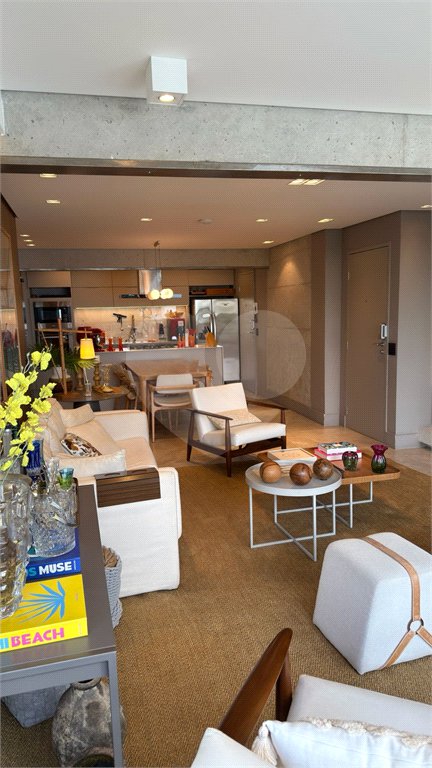Apartamento à venda com 3 quartos, sendo 1 suíte,  em Jardim Paulista, São Paulo, SP