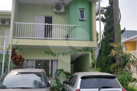 Casa à venda com 3 quartos, sendo 1 suíte, no condomínio Villagio Esperanza, Guarulhos - SP