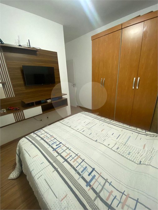 Apartamento à venda com 2 quartos, sendo 1 suíte,  em Jardim Carambeí, São Roque, SP