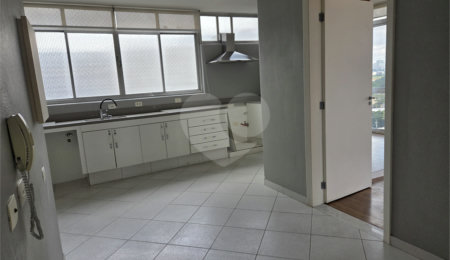 Apartamento à venda com 2 suítes em Cerqueira César, São Paulo, SP