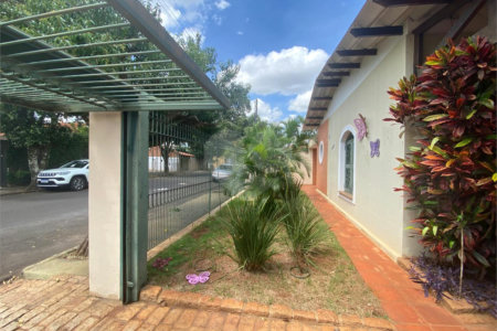 Casa à venda com 3 quartos em Jardim do Carmo, Araraquara, SP
