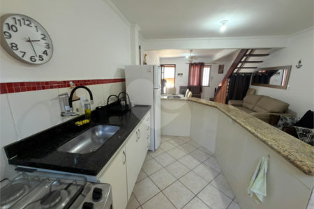 Casa em condomínio à venda com 2 suítes em Palmeiras, Cabo Frio, RJ