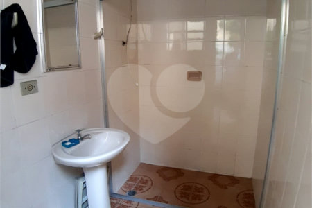 Sobrado à venda com 5 quartos em Vila Nivi, São Paulo, SP